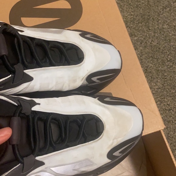 Yeezy 700 MNVN blue tint size US 4.5 - Picture 10 of 16